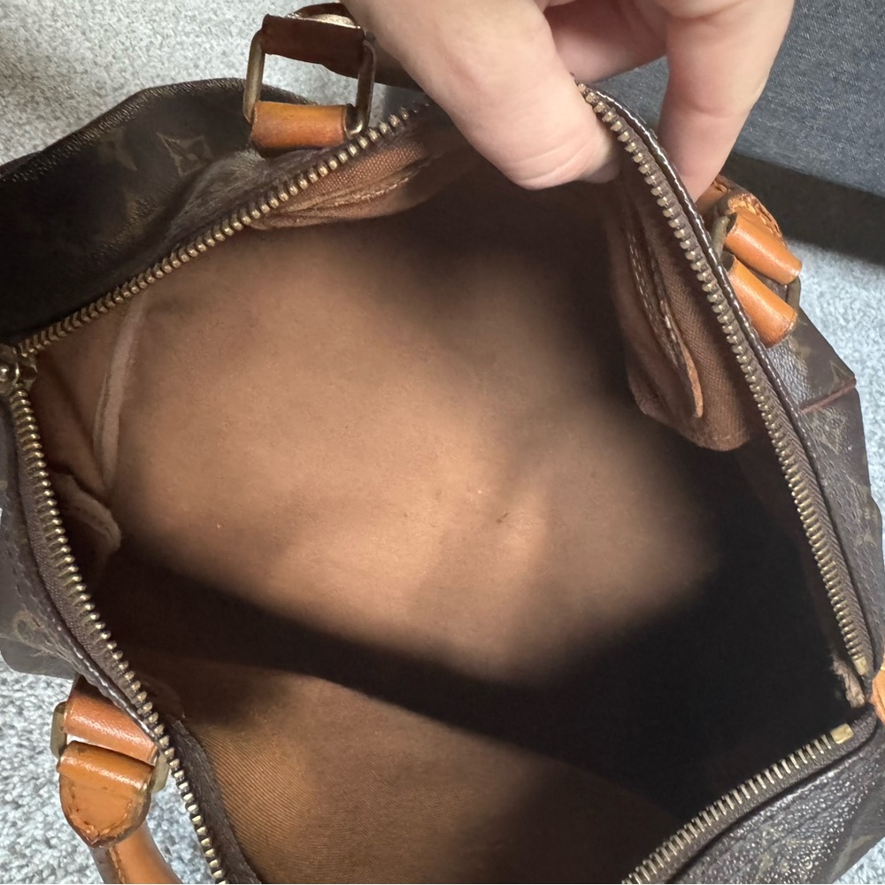 Louis Vuitton Duffle - Picture 7 of 8